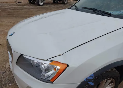 2014 BMW X3 xDrive28I z USA, uszkodzony, nr VIN 5UXWX9C57E0D21026